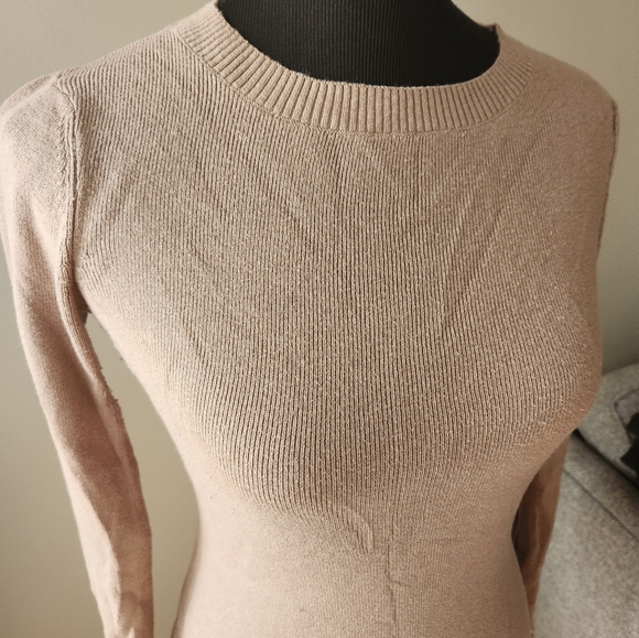 Express Sweater - Picture 2 of 7